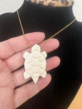 Celluloid Turtle Pendant Necklace - Women's Jewelry